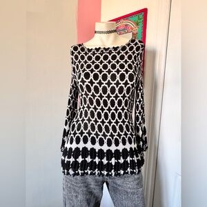 Chic Black and White Patterned Women's Top